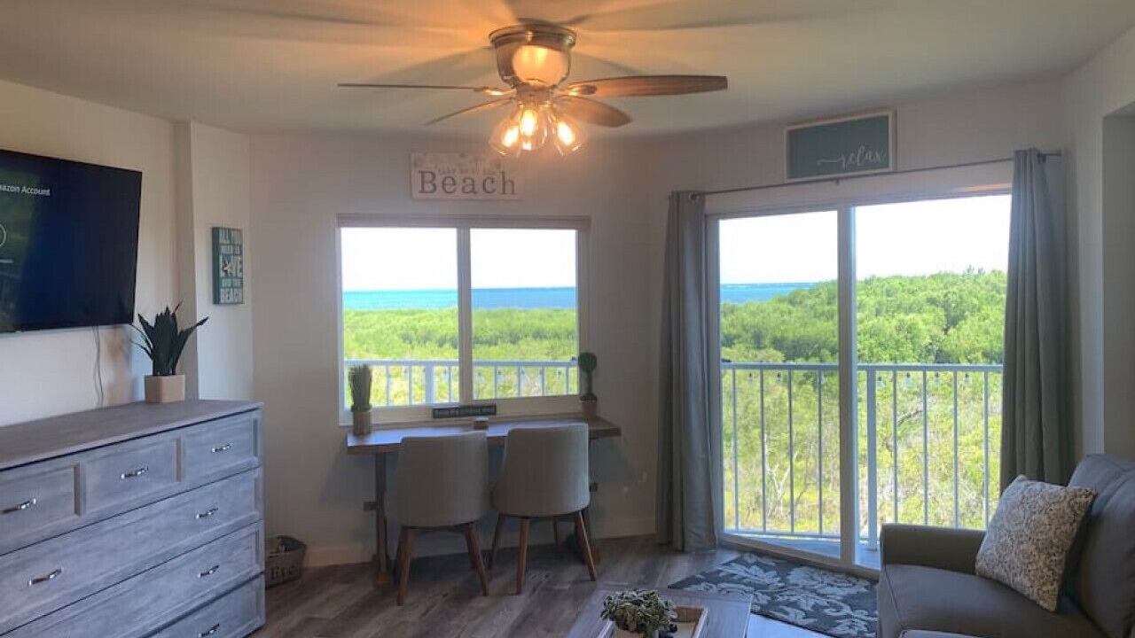 Photo of Livingroom in Tavernier