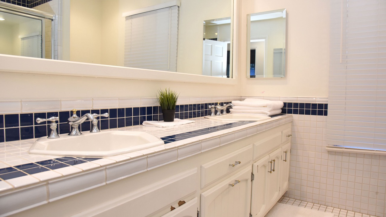 Photo of Bathroom in Woodland Hills