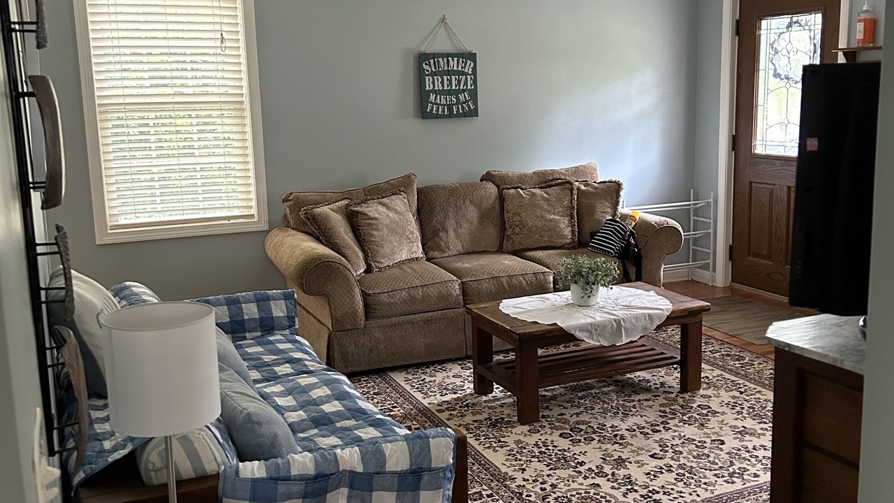 Photo of Livingroom in Kingston
