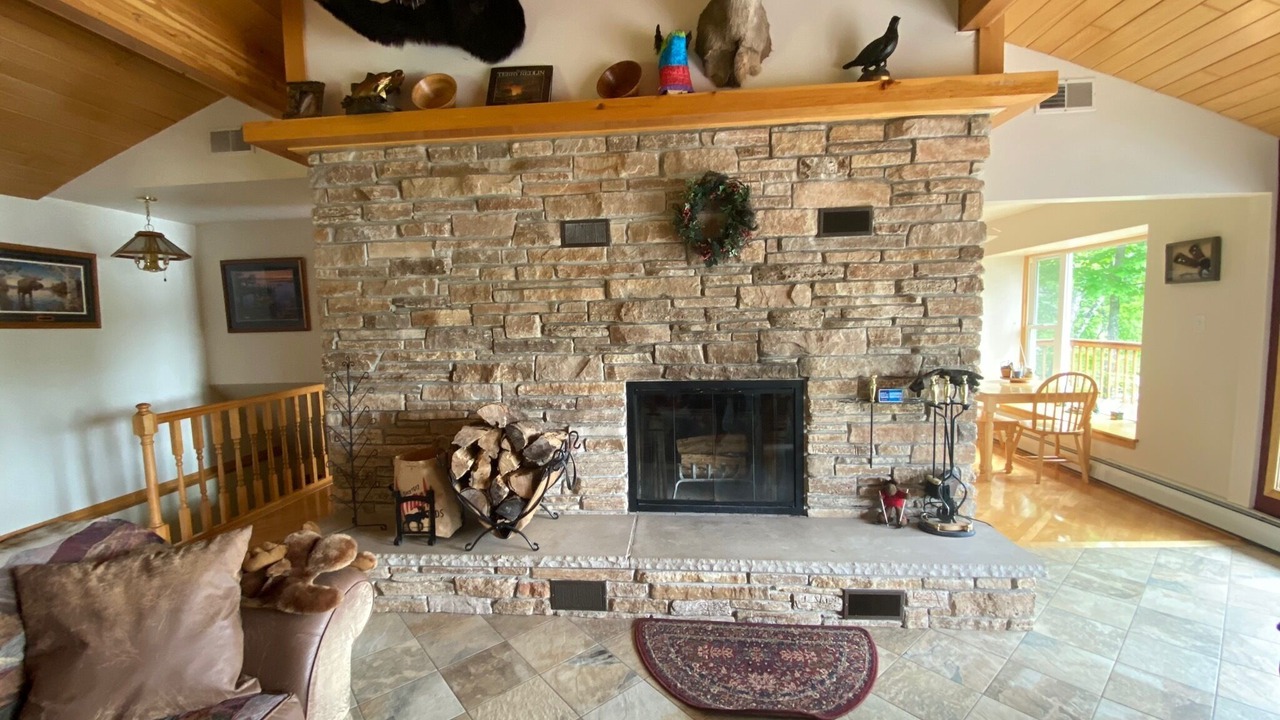 Photo of Livingroom in Iron River