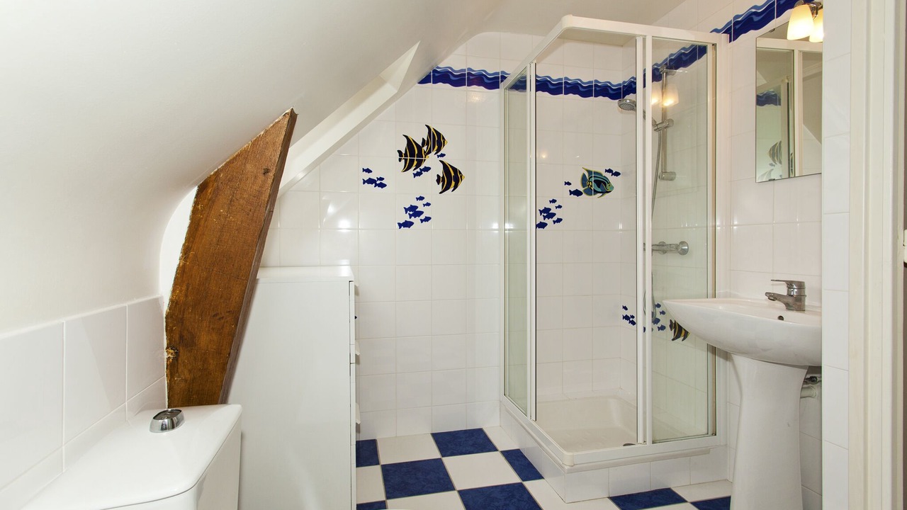 Photo of Bathroom in Guegon