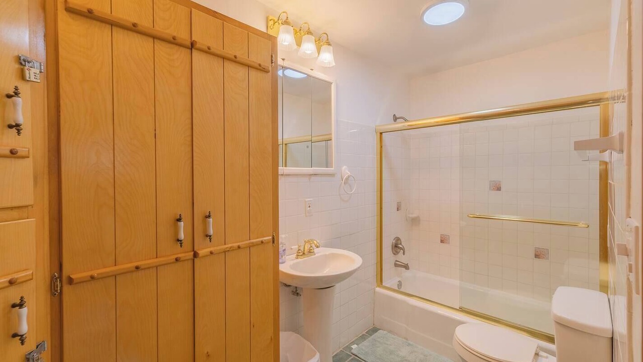 Photo of Bathroom in Hiwassee