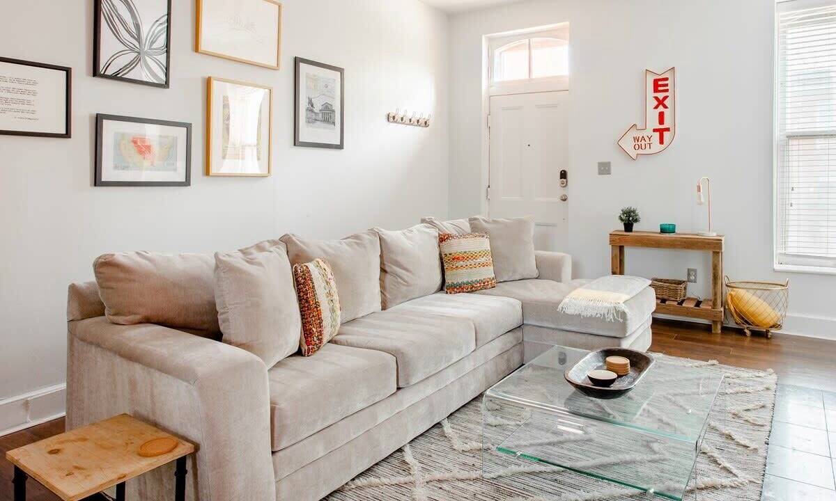 Photo of Livingroom in Lafayette Square
