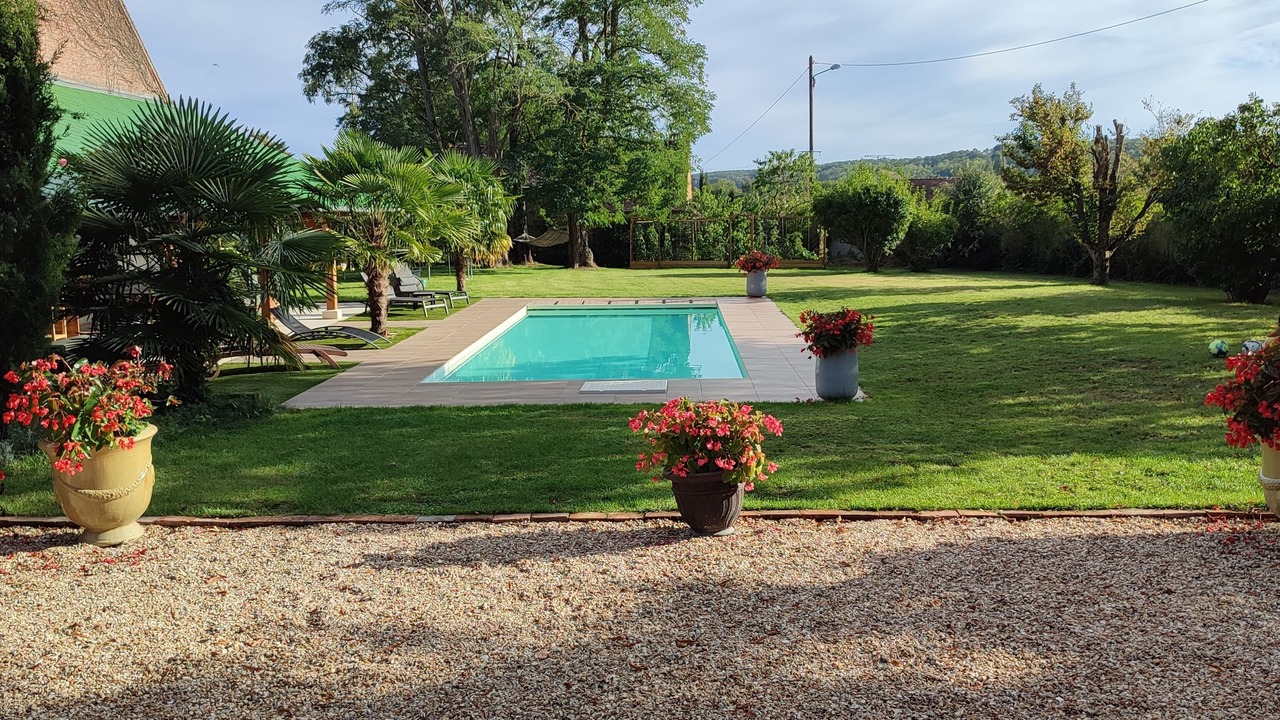 Photo of Outdoor in Saint-Georges-Motel