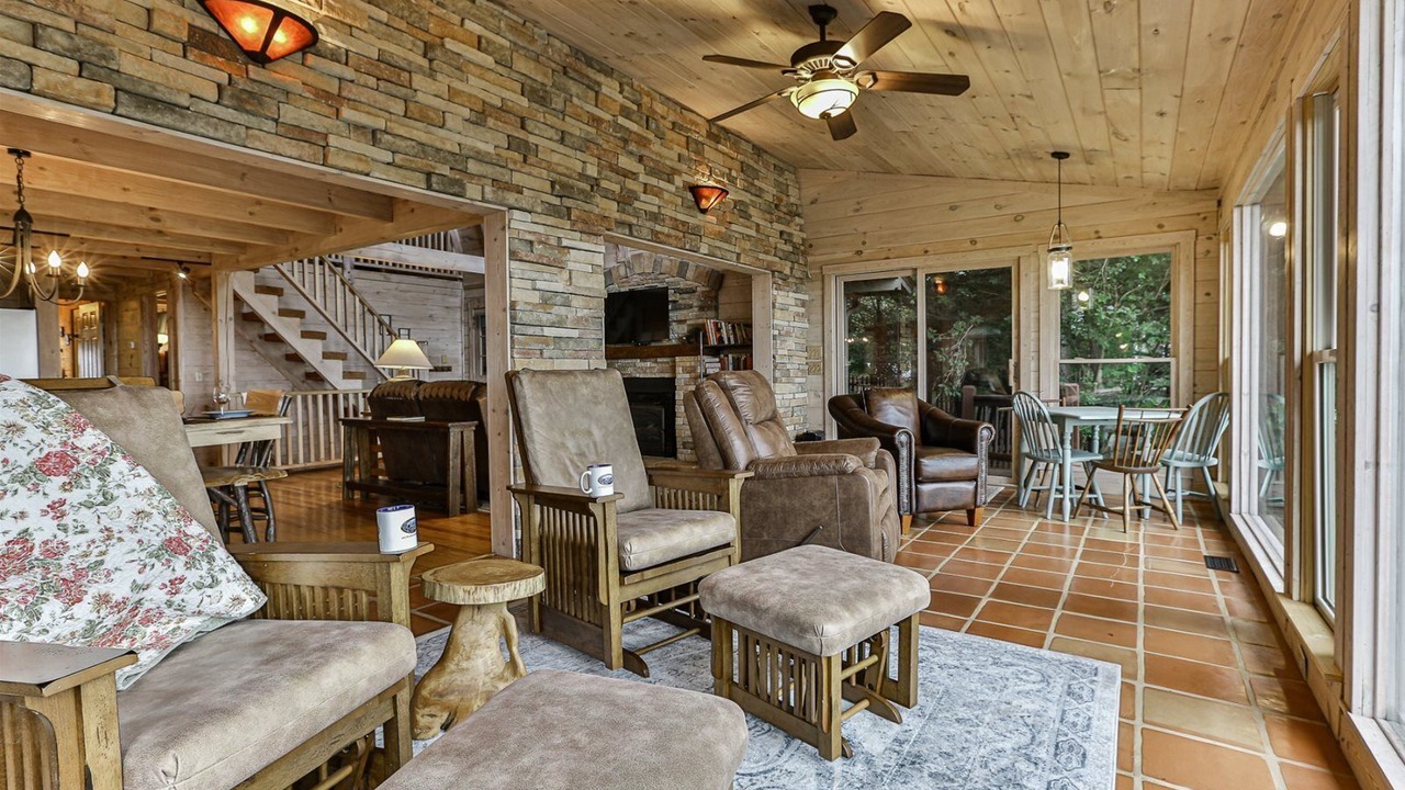 Photo of Bedroom in Walnut Mountain