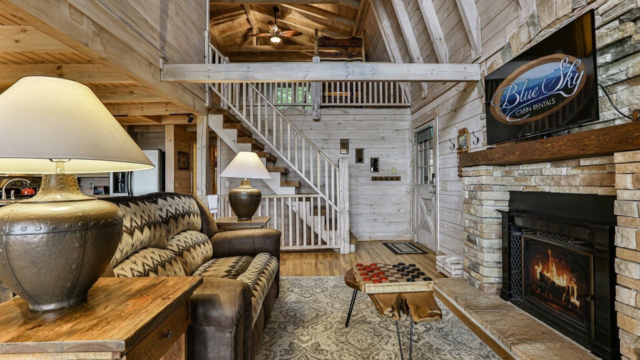 Photo of Livingroom in Walnut Mountain