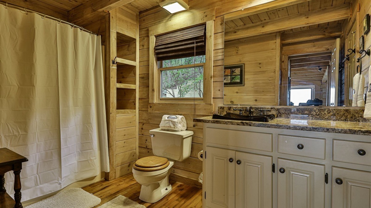 Photo of Bathroom in Walnut Mountain