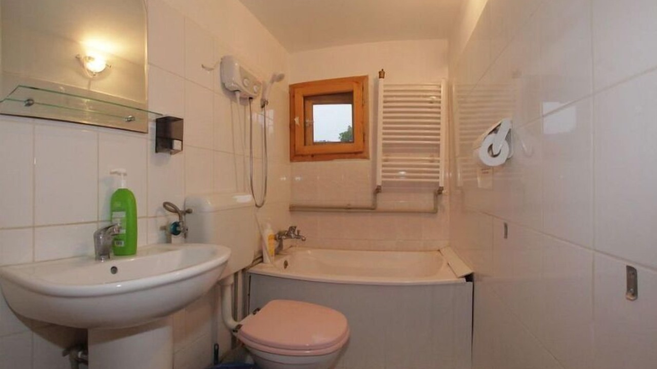 Photo of Bathroom in Mera