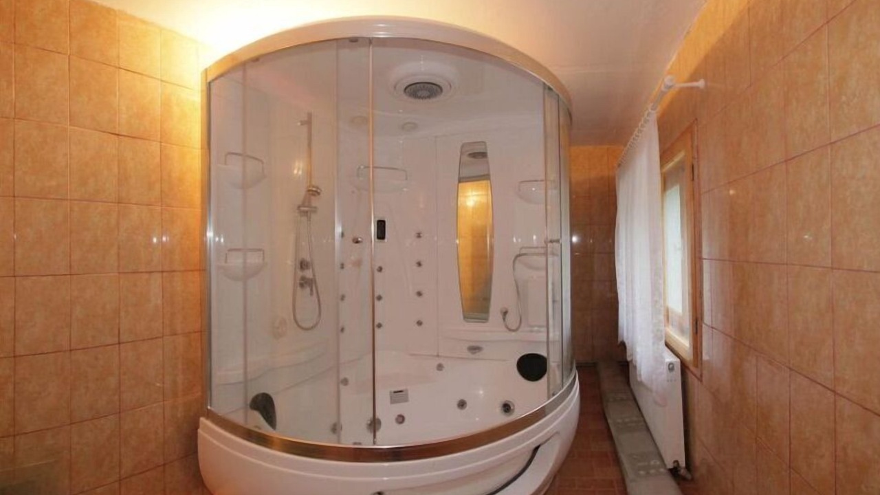 Photo of Bathroom in Mera