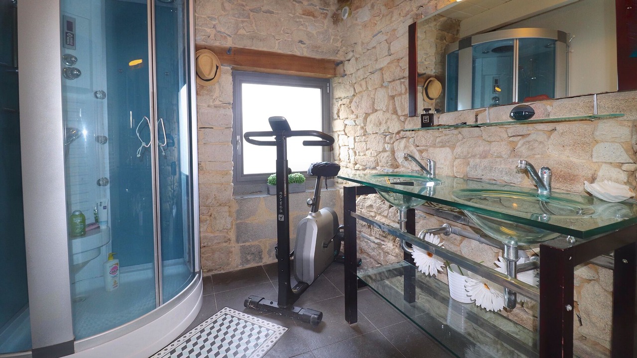 Photo of Bathroom in Saint-Pol-de-Leon