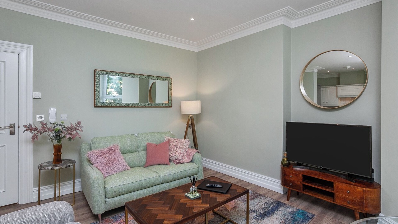 Photo of Livingroom in Queens Quarter