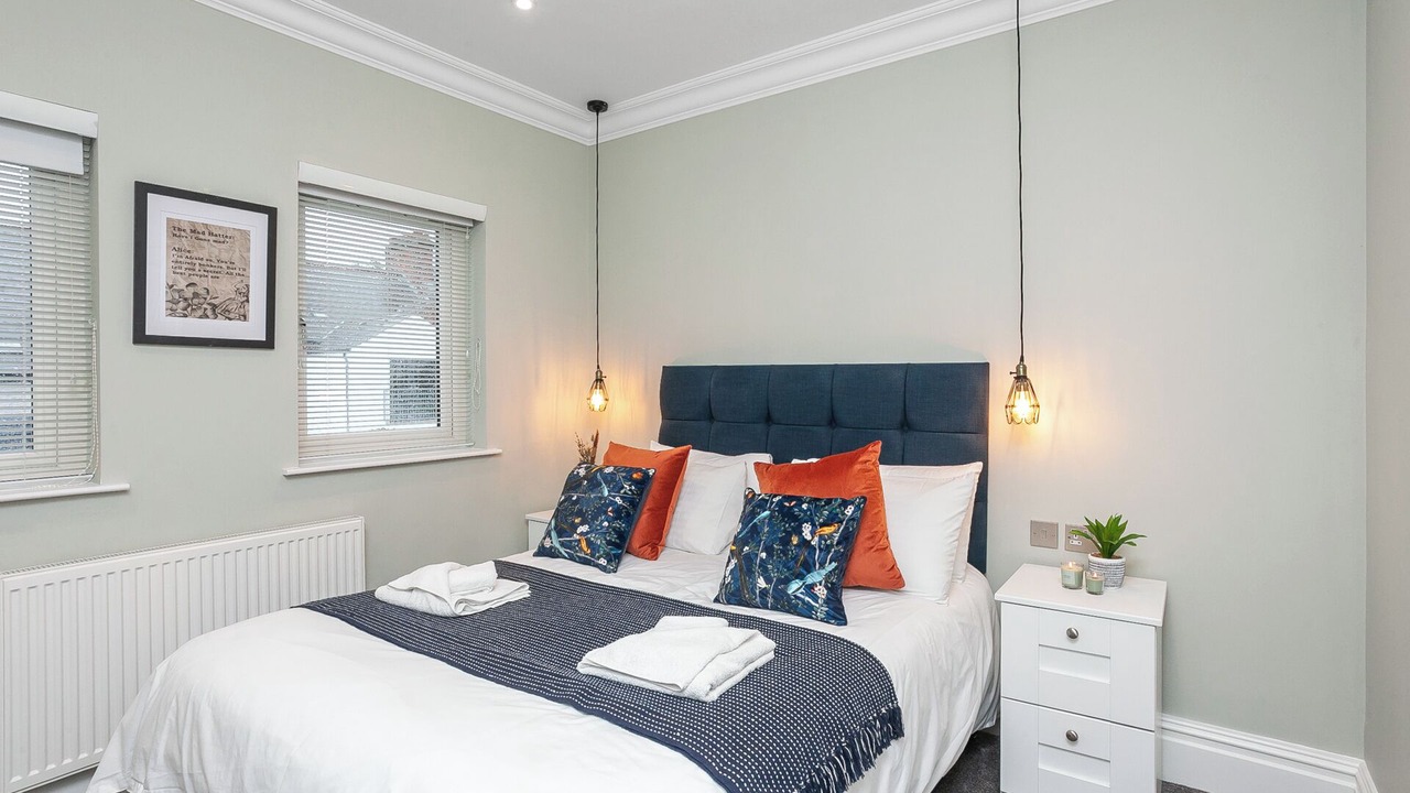 Photo of Bedroom in Queens Quarter