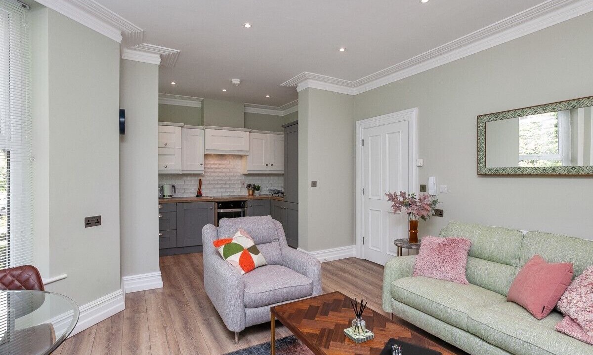 Photo of Bedroom in Queens Quarter