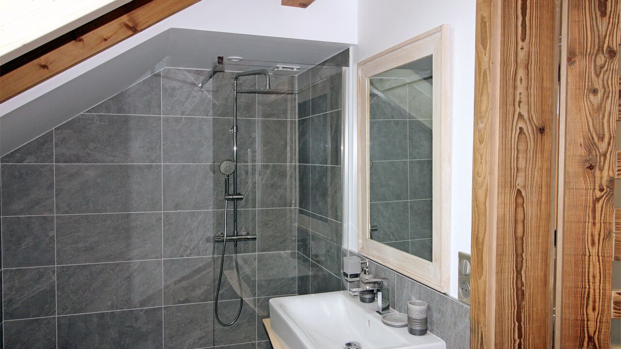Photo of Bathroom in Ventron