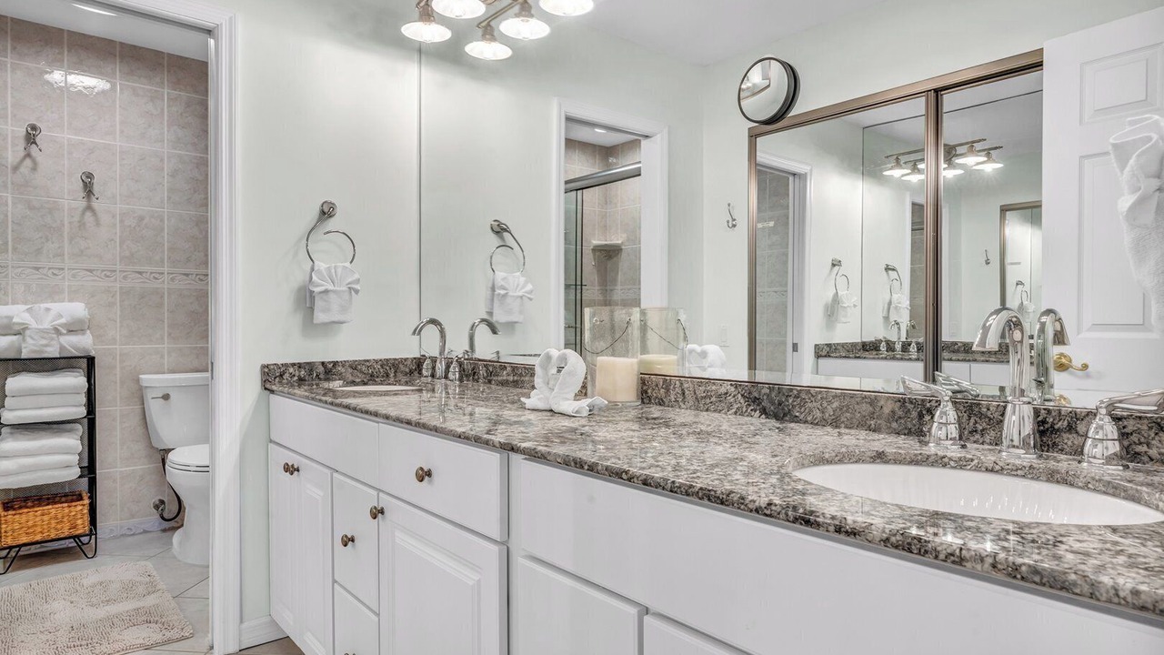 Photo of Bathroom in Coury