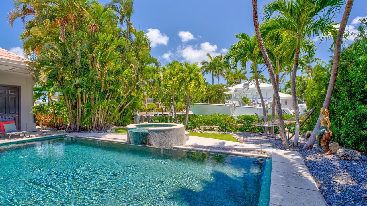 Photo of Outdoor in Coury