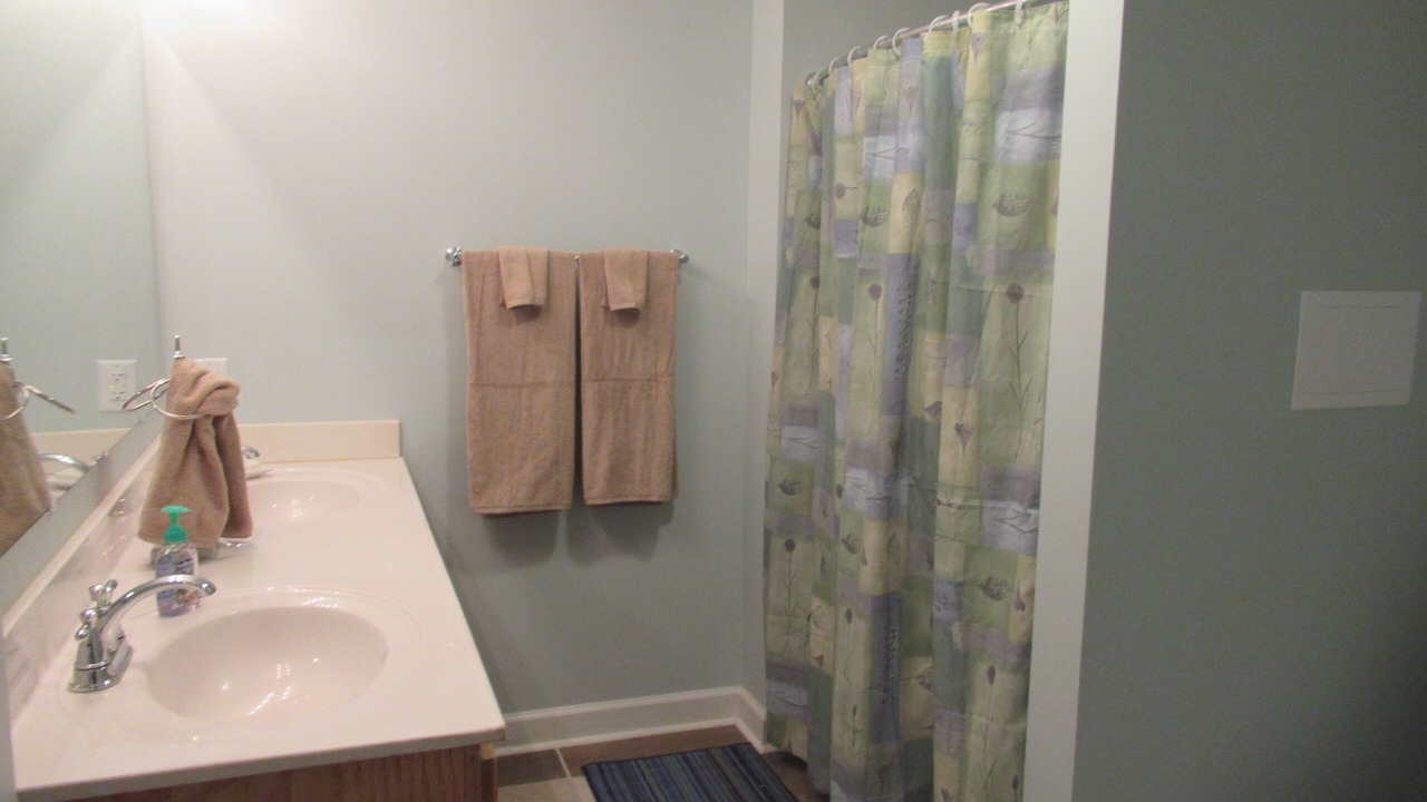 Photo of Bathroom in Peaks