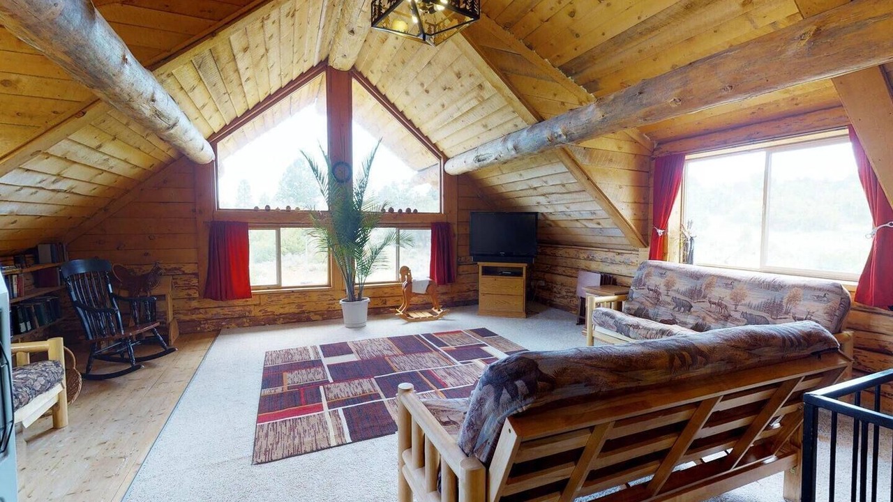 Photo of Livingroom in Monticello