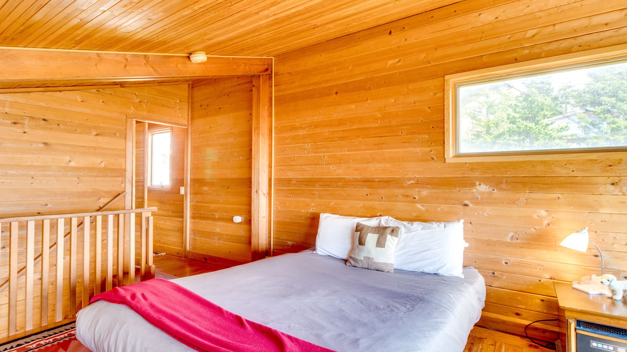 Photo of Bedroom in Oceanside