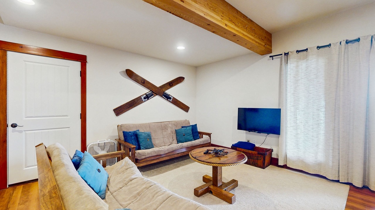 Photo of Livingroom in Sandpoint