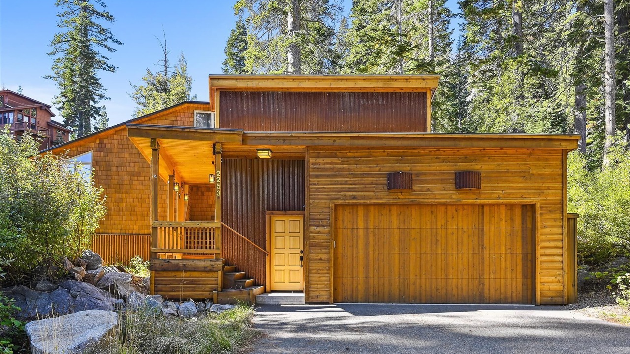 Photo of Outdoor in Alpine Meadows