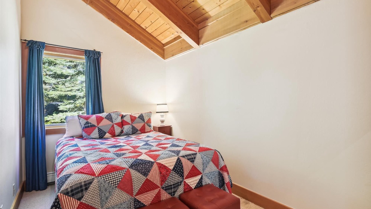 Photo of Bedroom in Alpine Meadows