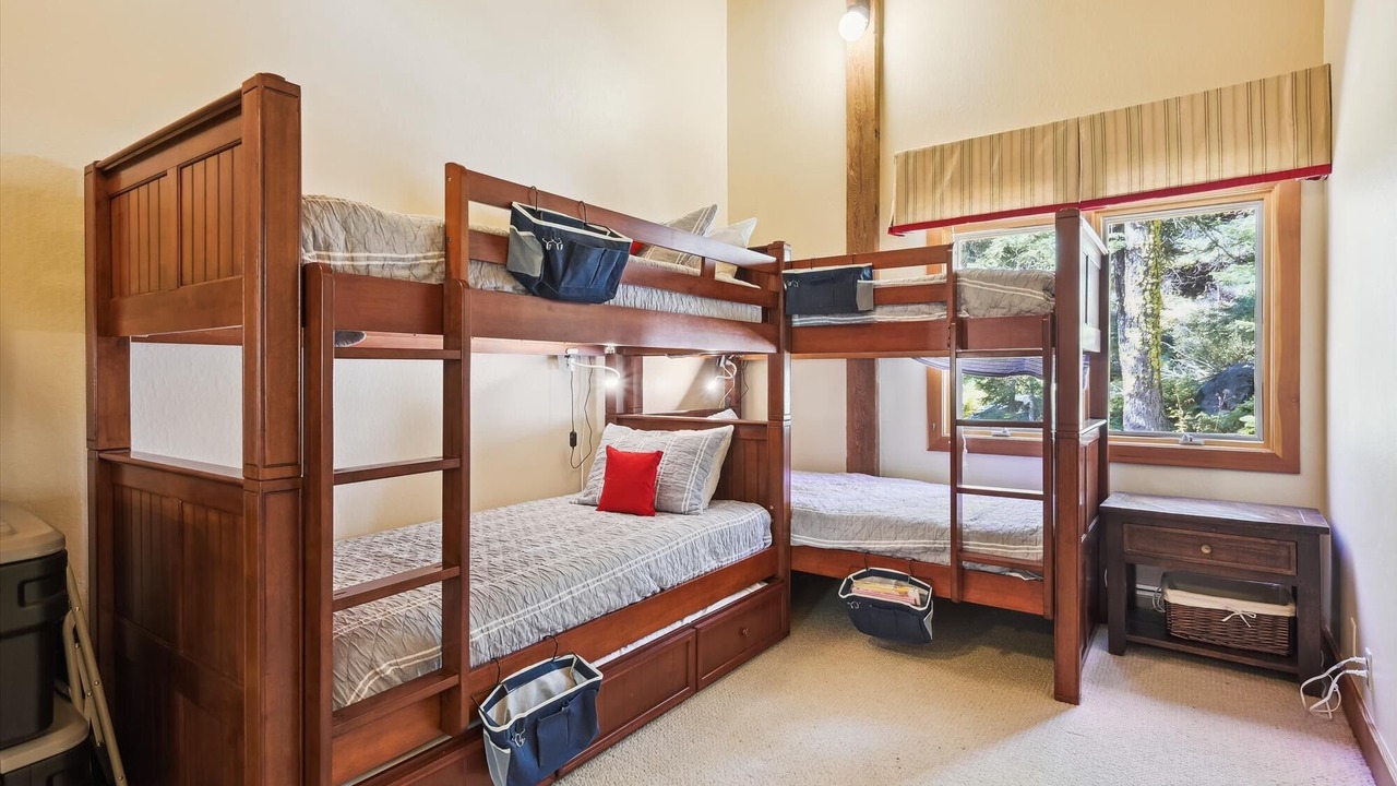 Photo of Bedroom in Alpine Meadows