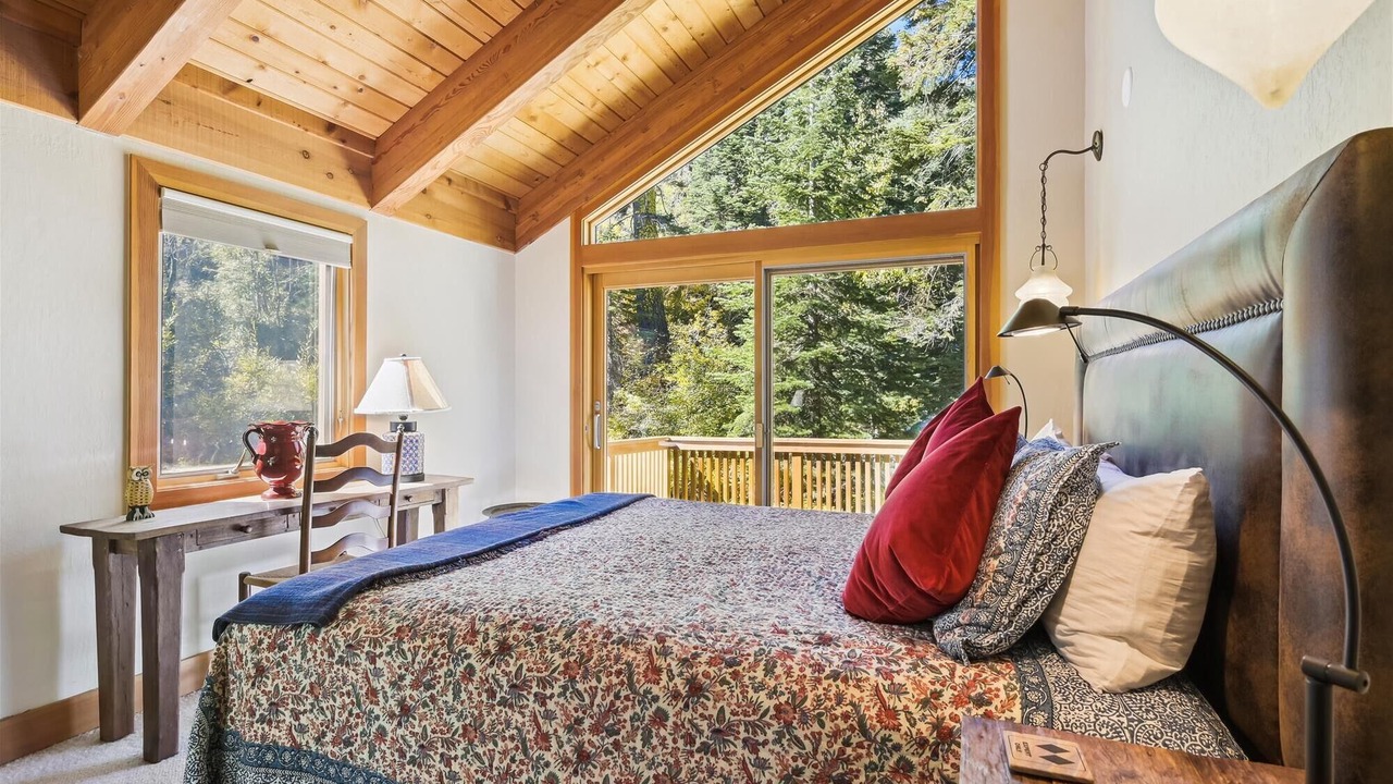 Photo of Bedroom in Alpine Meadows