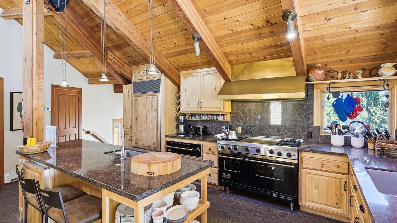 Photo of Kitchen in Alpine Meadows