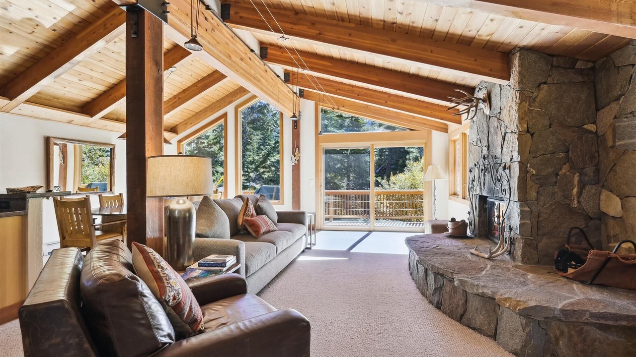Photo of Livingroom in Alpine Meadows