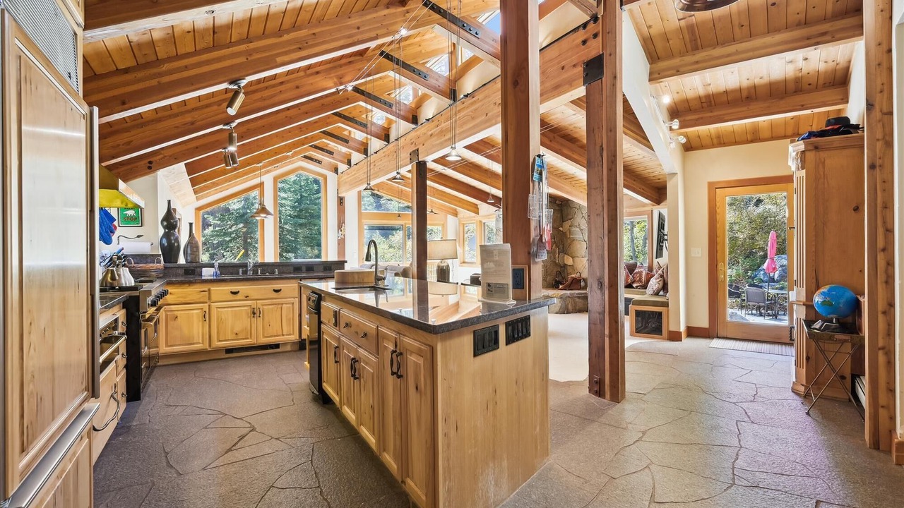 Photo of Kitchen in Alpine Meadows