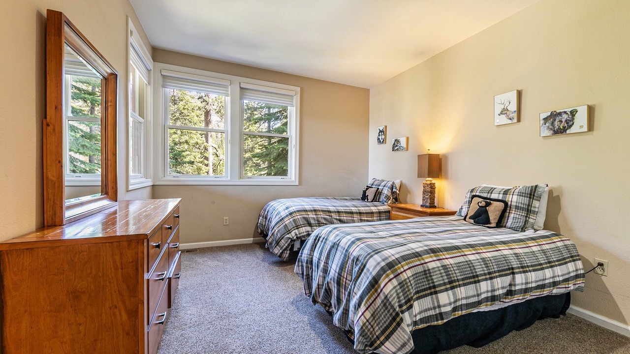 Photo of Bedroom in Alpine Meadows