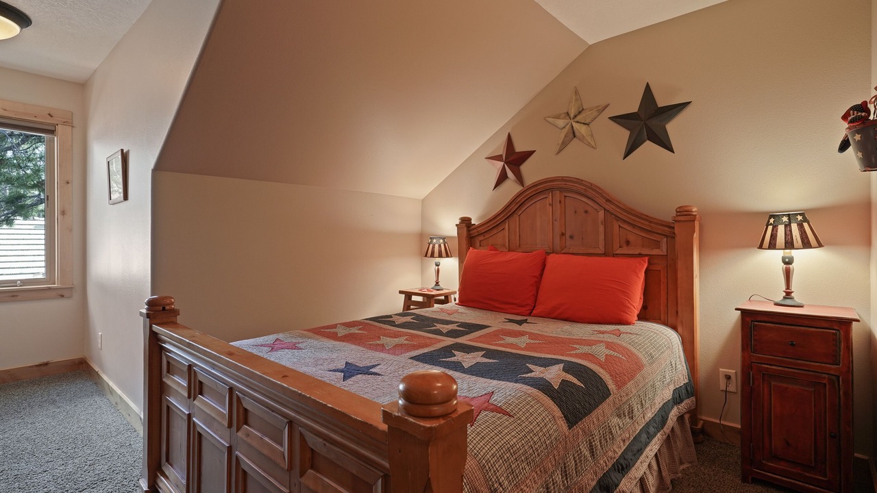Photo of Bedroom in Sunriver