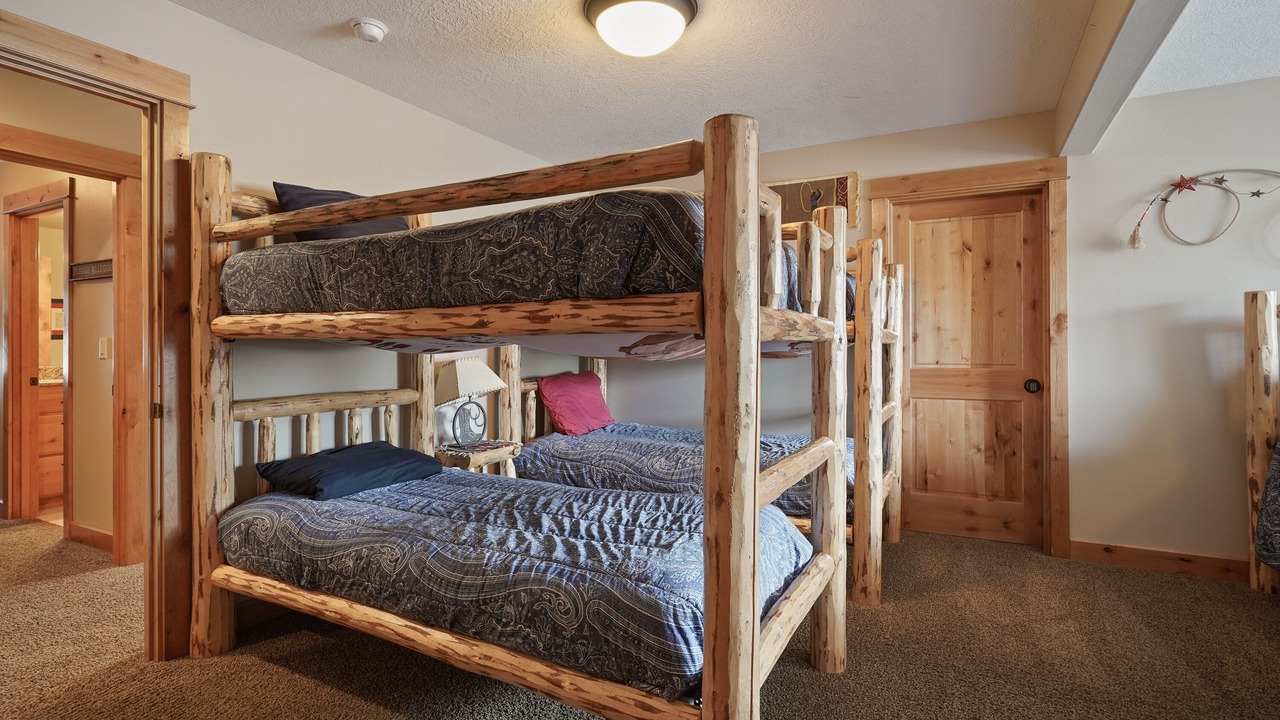 Photo of Bedroom in Sunriver