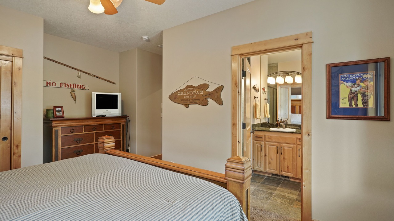 Photo of Bedroom in Sunriver