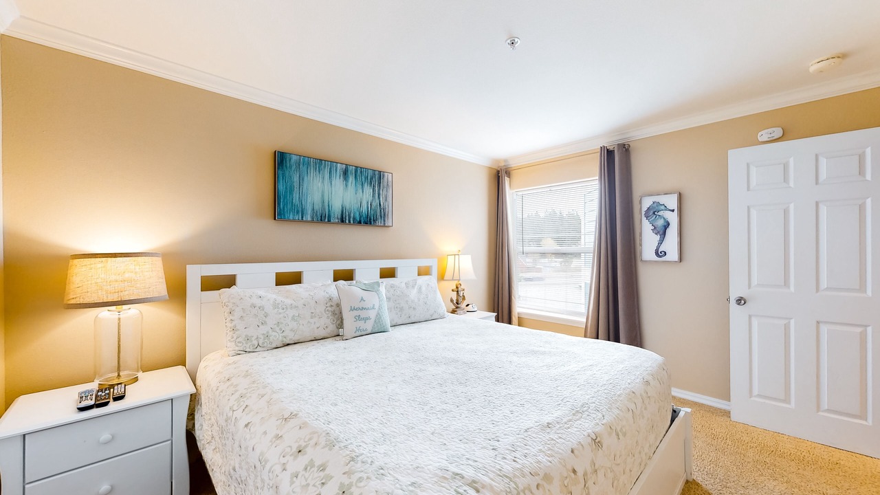 Photo of Bedroom in Lincoln City