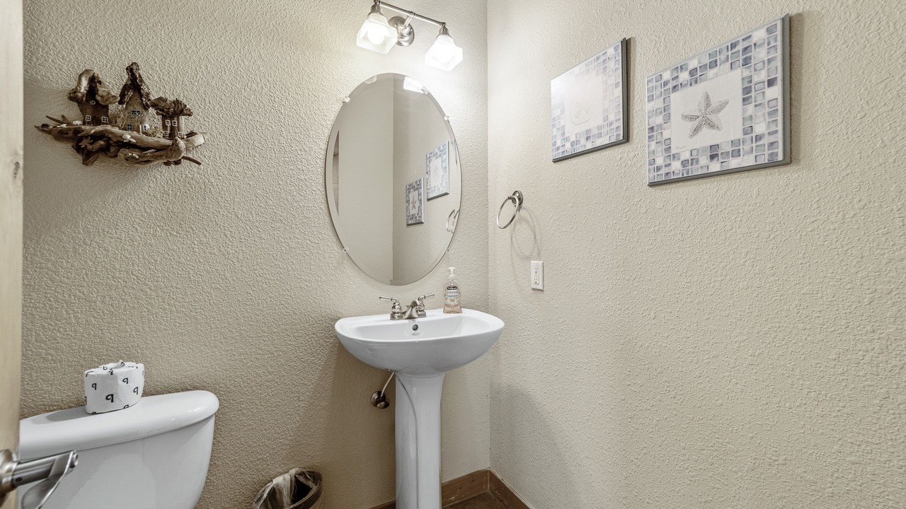 Photo of Bathroom in Gold Beach