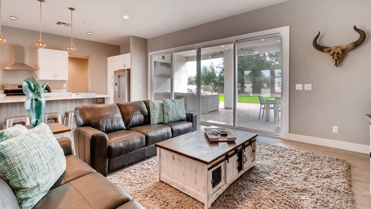 Photo of Livingroom in Sweetwater Street East