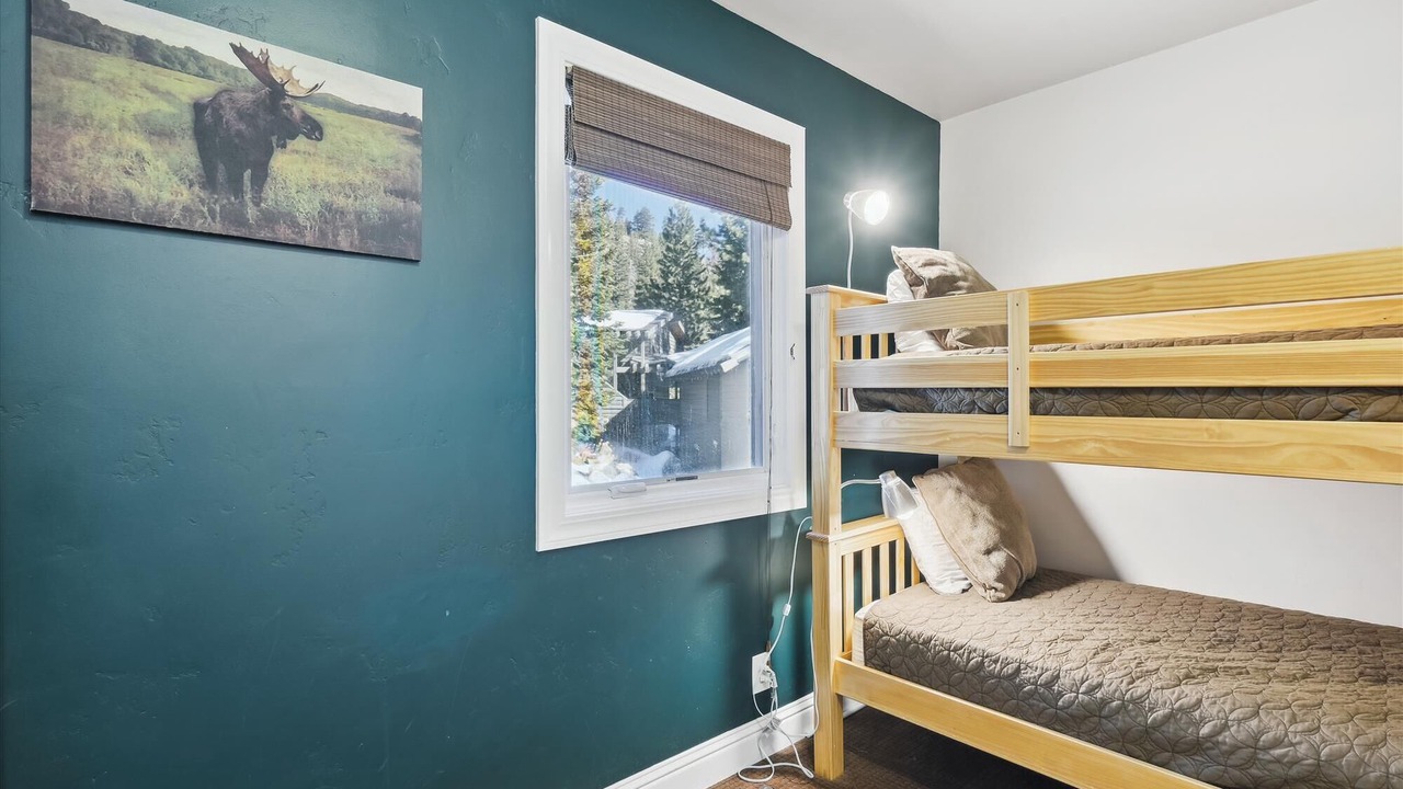 Photo of Bedroom in Alpine Meadows
