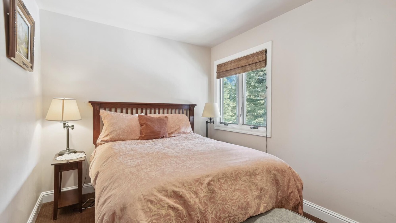 Photo of Bedroom in Alpine Meadows