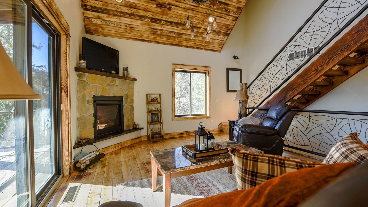 Photo of Livingroom in Deadwood
