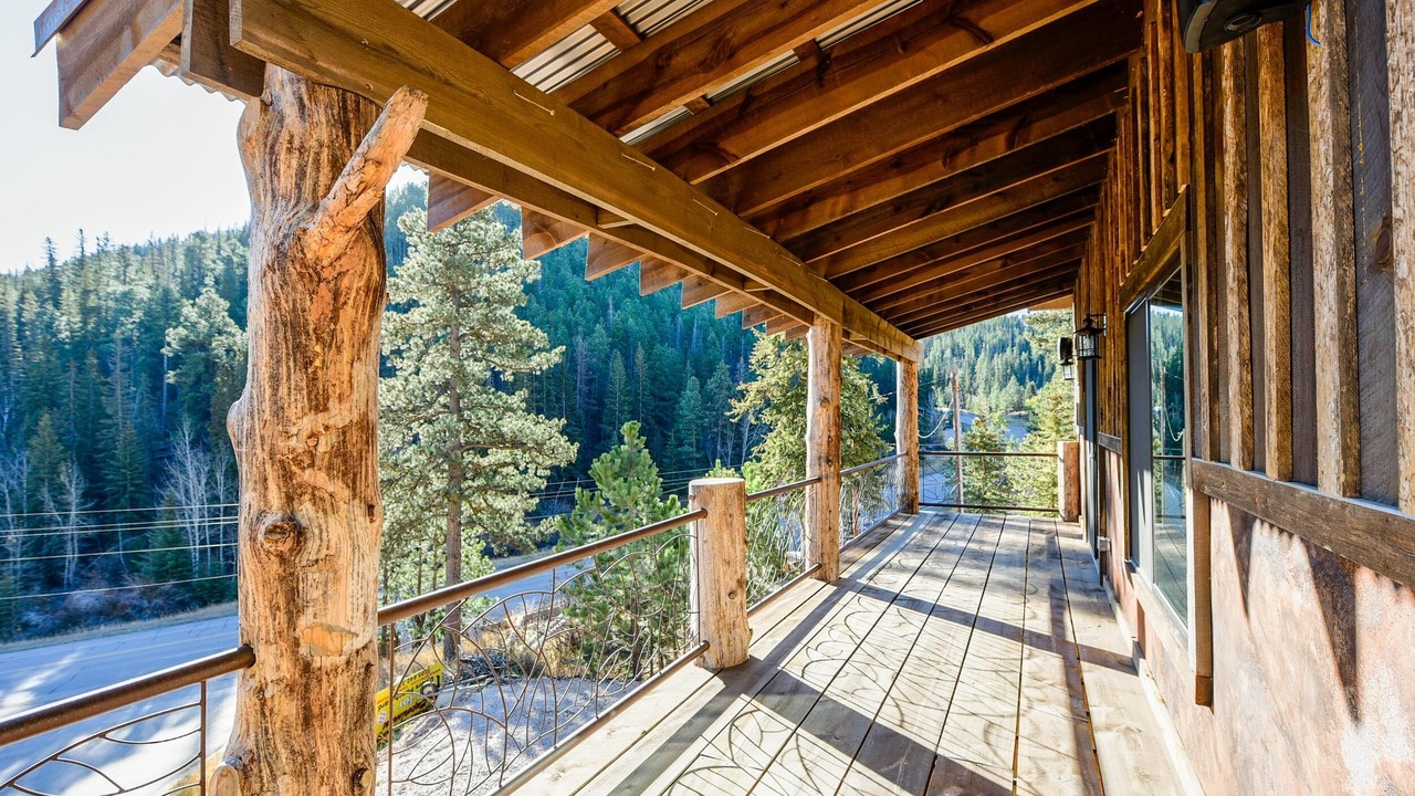 Photo of Patio Balcony in Deadwood