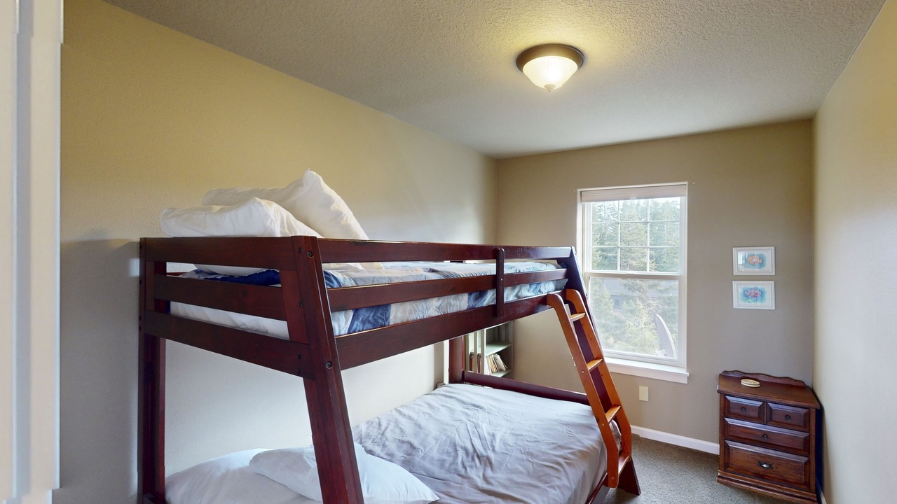 Photo of Bedroom in Oceanside
