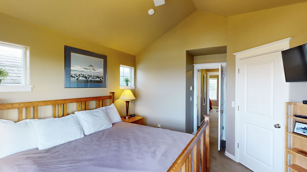 Photo of Bedroom in Oceanside