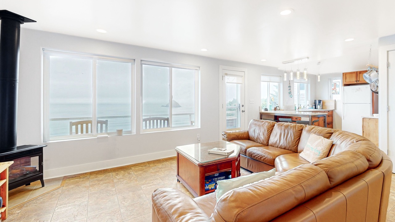 Photo of Livingroom in Oceanside