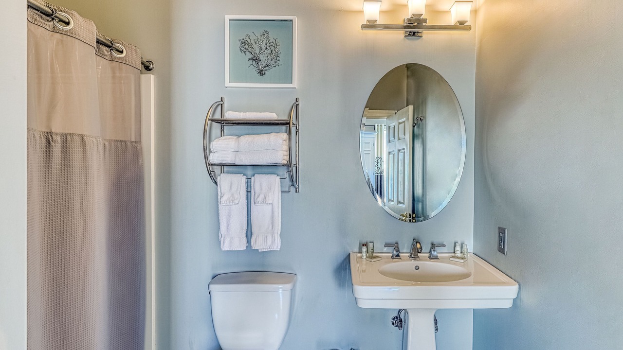 Photo of Bathroom in Old West Broad Neighborhood