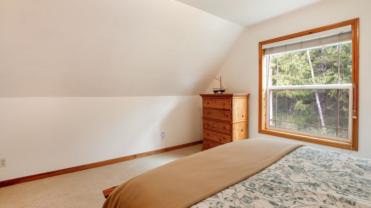 Photo of Bedroom in Rockaway Beach