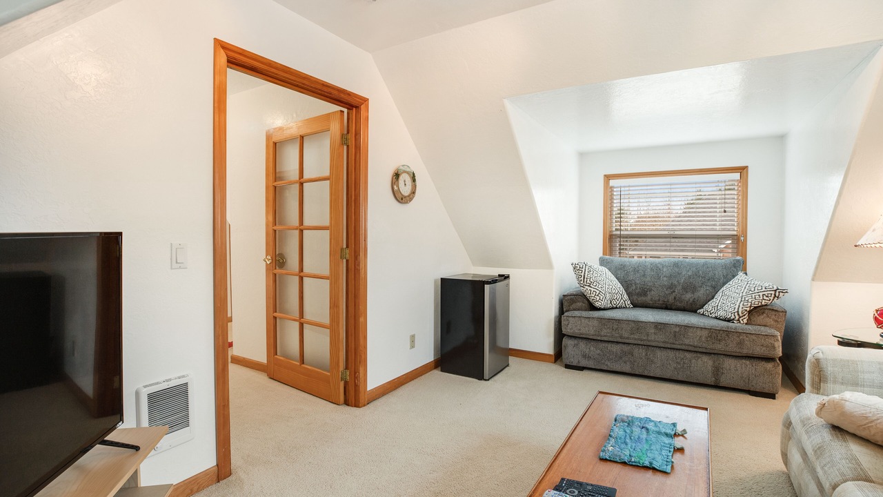 Photo of Livingroom in Rockaway Beach