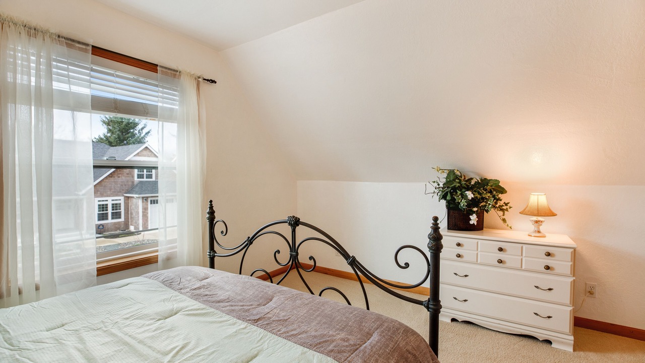Photo of Bedroom in Rockaway Beach