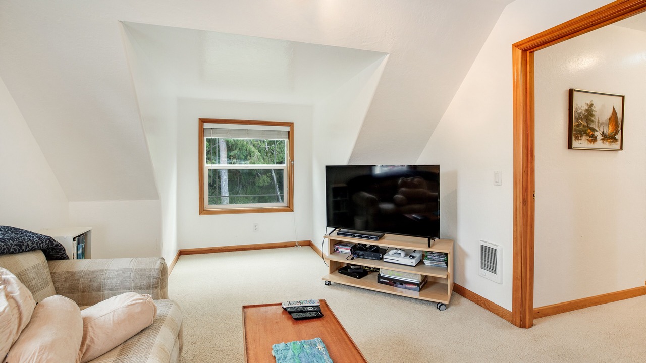Photo of Livingroom in Rockaway Beach
